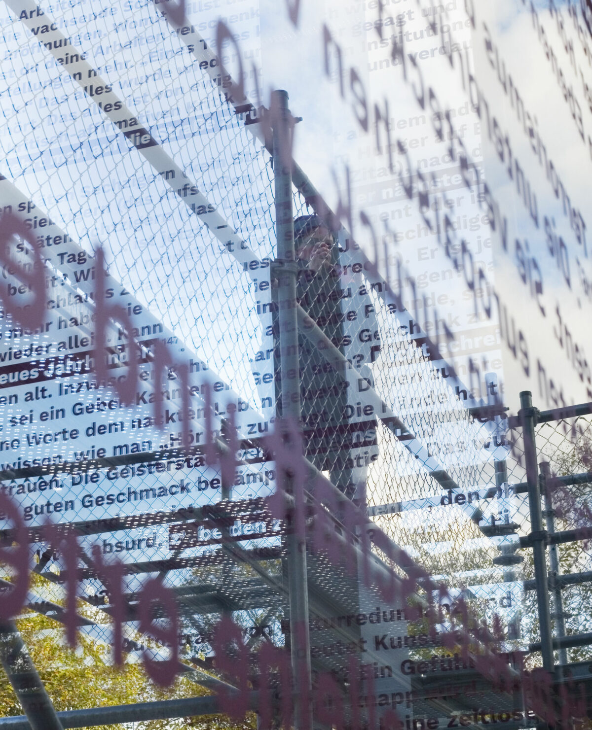 TheWalk_3_Jochen-Gerz_Sabitha-Saul